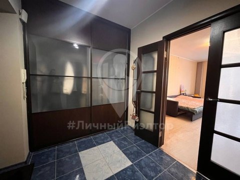 1-к квартира, 6/6 эт., 50м²