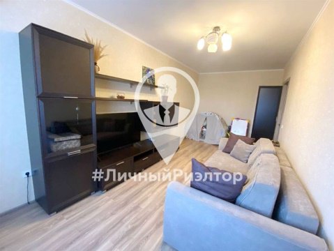 2-к квартира, 4/10 эт., 52м²